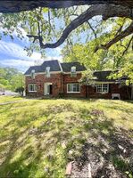 Pre-foreclosure in  The Oaks Dr Ashland, KY 41101