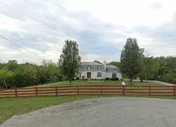 Pre-foreclosure in  Beechwood Cir Mount Washington, KY 40047