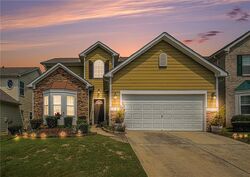 Pre-foreclosure in  Parkside Dr Lithia Springs, GA 30122