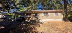 Pre-foreclosure in  Farn Dr Ellenwood, GA 30294