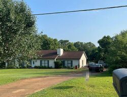 Pre-foreclosure in  Teaver Rd Lagrange, GA 30240