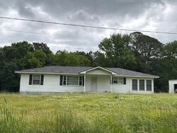 Pre-foreclosure in  Old Free Hope Rd Chatsworth, GA 30705
