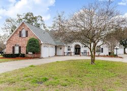 Pre-foreclosure in  Brittany Dr Port Allen, LA 70767