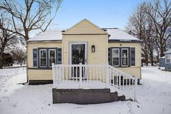 Pre-foreclosure in  Hunter St Battle Creek, MI 49017