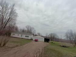 Pre-foreclosure in  Winegar Rd Laingsburg, MI 48848