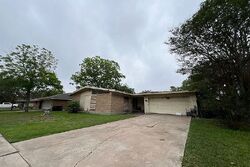 Pre-foreclosure in  Orlando Dr Corpus Christi, TX 78411