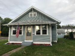 Pre-foreclosure in  Oak St Cloquet, MN 55720