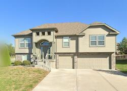 Pre-foreclosure in  Doe Dr Raymore, MO 64083