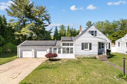 Pre-foreclosure in  Virginia Ave Palmyra, NJ 08065