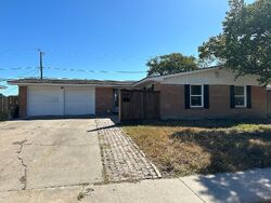 Pre-foreclosure in  Hamlin Dr Corpus Christi, TX 78411