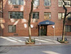 Pre-foreclosure in  W 17th St b New York, NY 10011