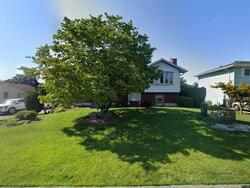 Pre-foreclosure in  Hilltop Pl Bethlehem, PA 18020