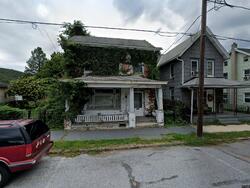 Pre-foreclosure in  White St Lehighton, PA 18235