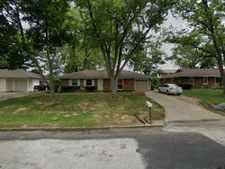 Pre-foreclosure in  W Westport Rd Peoria, IL 61615