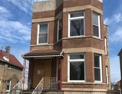 Pre-foreclosure in  W ADAMS ST Chicago, IL 60612