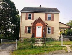 Pre-foreclosure in  EASTON AVE Waterbury, CT 06704