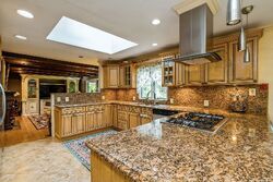 Pre-foreclosure in  GODFREY LN Huntington, NY 11743