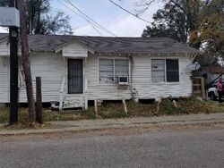 Pre-foreclosure in  Plank Rd Baton Rouge, LA 70802