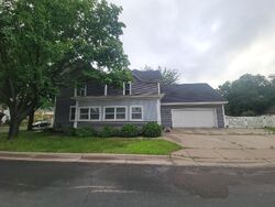 Pre-foreclosure in  3rd St W Hastings, MN 55033