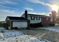 Pre-foreclosure in  San Angelo Dr Hamilton, OH 45013