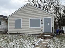 Pre-foreclosure in  E Weber Rd Columbus, OH 43211