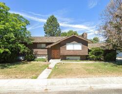 Pre-foreclosure in  Pine St Richland, WA 99354