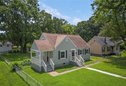 Pre-foreclosure in  Decatur St Richmond, VA 23224