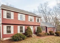 Pre-foreclosure in  White Oak Dr Clinton, CT 06413