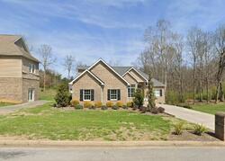 Pre-foreclosure in  Glen Oaks Dr Johnson City, TN 37615