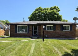 Pre-foreclosure in  S Eastmoreland Dr Oregon, OH 43616