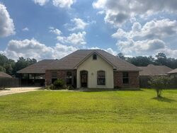 Pre-foreclosure in  Scarlett Cir Hammond, LA 70403