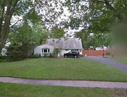 Pre-foreclosure in  Shenandoah Blvd N Nesconset, NY 11767