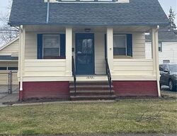 Pre-foreclosure in  Renwood Ave Cleveland, OH 44119
