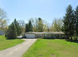 Pre-foreclosure in  Robinhood Dr Aurora, OH 44202