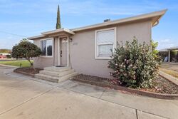 Pre-foreclosure in  Hacienda Ave Manteca, CA 95336