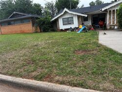 Pre-foreclosure in  Oakside Dr Oklahoma City, OK 73160