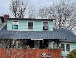 Pre-foreclosure in  Greenwich St Reading, PA 19610