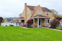  Stanley Dr, Verona PA