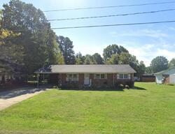  N Lee Ave, Yadkinville NC
