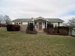 Pre-foreclosure in  Hollingsworth Rd Woodstock, VA 22664
