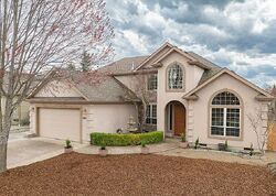 Pre-foreclosure in  Pumpkin Rdg Eagle Point, OR 97524