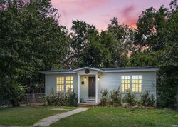  N Thompson St, Hillsboro TX