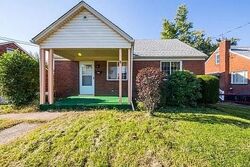 Pre-foreclosure in  Fieldcrest Dr North Versailles, PA 15137