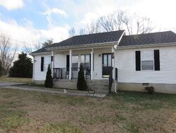 E Airport Dr, Mc Minnville TN