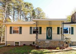 Pre-foreclosure in  WHIPPORWILL LN Cross Junction, VA 22625