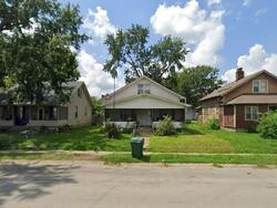 Pre-foreclosure in  Daviess St Owensboro, KY 42303
