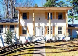 Pre-foreclosure in  LAKESHORE DR Atlanta, GA 30337
