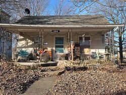 Pre-foreclosure in  N Independence St Windfall, IN 46076