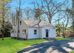Pre-foreclosure in  Townline Rd Hauppauge, NY 11788