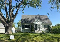 Pre-foreclosure in  Maynard Ave Waterloo, IA 50701